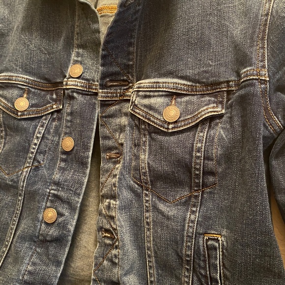 American Eagle Medium Wash Jean Jacket - Picture 5 of 8
